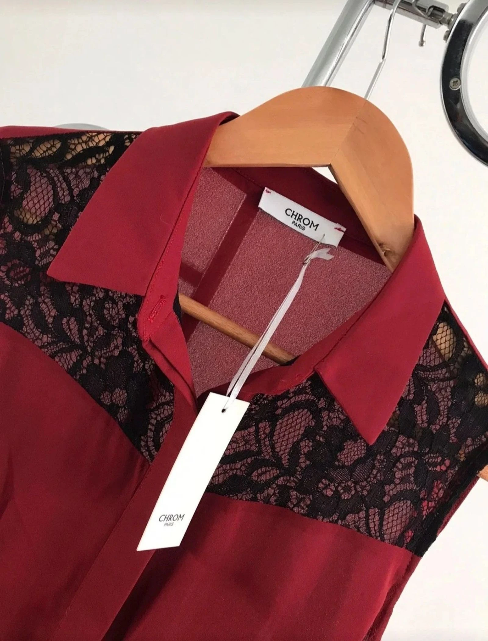 ❤️🖤Haut rouge & dentelle noire –Taille M- Neuf avec étiquette.❤️🖤